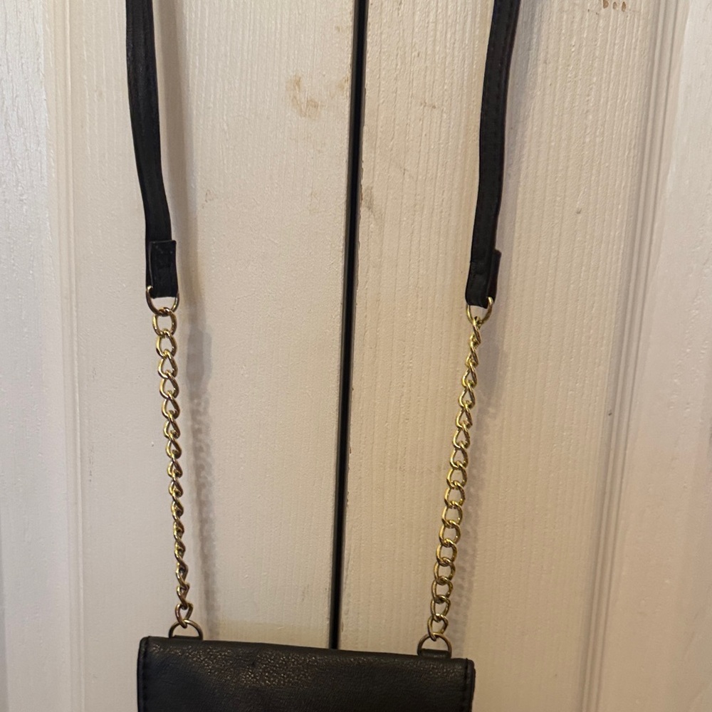 Juicy Couture Black Crossbody Bag with Gold Chain - Picture 8 of 10